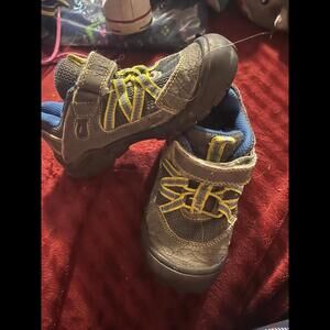 Oshkosh 12 sandals boys